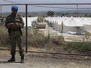 ارشيف/ جندي تركي على الحدود بين تركيا وسوريا