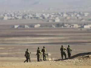 جنود اتراك على الحدود مع سوريا