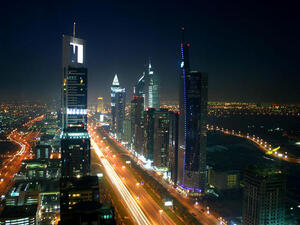 Dubai night skyline (Source: Wikimedia Commons)