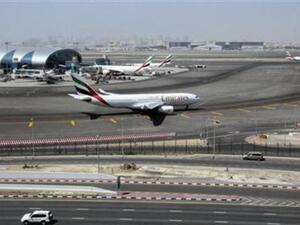 طائرة تابعة لطيران الامارات في مطار دبي الدولي
