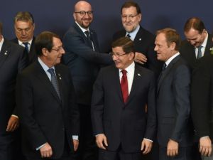 اوغلو بين القادة الاوروبيين في بروكسل