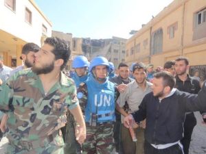 عبدالرزاق طلاس القيادي في الجيش الحر مع البعثة الدولية  عبدالرزاق طلاس القيادي في الجيش الحر مع البعثة الدولية