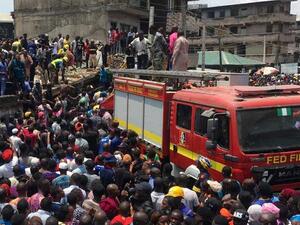 8 قتلى على الأقل جراء انهيار مبنى يضم مدرسة في لاغوس