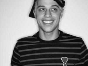 Pete is famous for being in the cast of Saturday Night Live (Source: arianagrande / Instagram)  Pete is famous for being in the cast of Saturday Night Live (Source: arianagrande / Instagram)