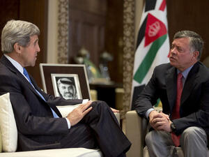 US Secretary of State John Kerry meets with Jordan's King Abdullah II at Al-Hummar Palace in Amman (Jacquelyn Martin / AFP)