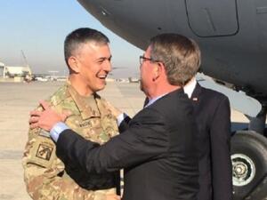 وزير الدفاع الأميركي آشتون كارتر يصل بغداد في زيارة مفاجئة