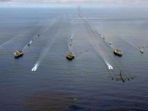  ثلاث حاملات طائرات أمريكية في مناورات ضخمة وعرض للقوة موجه ضد كوريا الشمالية