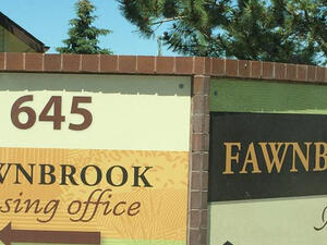 المعتدي البالغ من العمر 13 سنة طلب من الصبيان الأصغر منه التبول على الضحية