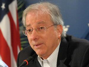 السياسي الأمريكي المخضرم، دينيس روس