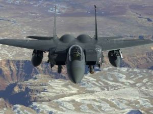 مقاتلة من طراز F-15