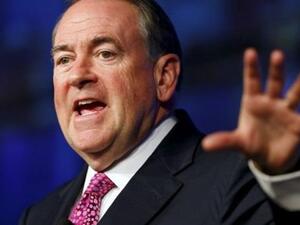 "مايك هاكبي " حاكم ولاية "اركنسو" السابق السياسي الجمهوري المتطرف 