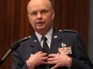 الجنرال ميشيل هايدن الرئيس السابق لوكالة الأمن القومي الأميركية