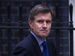 رئيس جهاز الاستخبارات البريطانية السابق جون سويرز