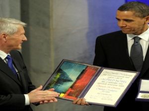 الرئيس الأميركي باراك أوباما خلال تسلمه جائزة نوبل للسلام