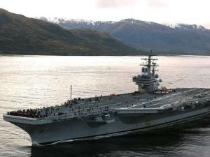 حاملة الطائرات الأمريكية "يو أس أس رونالد ريغان سي في أن 76"