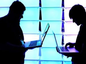 دعوة قراصنة مخضرمين لاختبار الأمن الالكتروني لبعض مواقع وزارة الدفاع الأمريكية