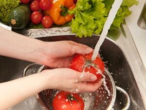 يجب تناول خمس حصص من الفواكه والخضار يوميا 