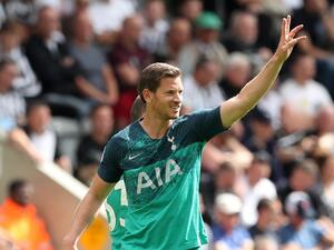 فيرتونخين يحتفل بهدفه