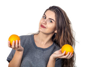 فيتامين سي يعد سلاحاً فعالاً لمحاربة نزلات البرد (shutterstock)

