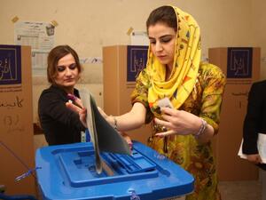 كان مسؤولون عراقيون قالوا إن مراكز الاقتراع ستخضع لحراسة مشددة.

