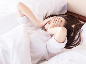 الضوء يُؤثر مباشرةً (ويُغيِّر طول) إيقاعات الساعة البيولوجية لأجسامنا