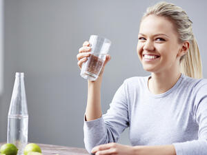 المياه وغيرها من السوائلت ساعد على هضم الطعام