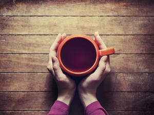 القرفة تساعد في إنزال الدورة الشهرية
