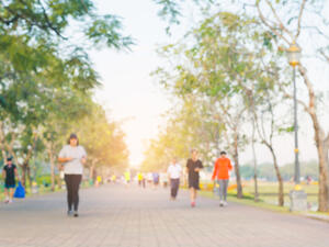 المشي وسط الطبيعة له تأثير ايجابي كبير على الصحة وعلى المخ