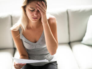 من أعراض القلق النفسي شعور الشخص بالصداع المستمر

