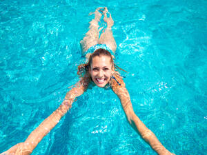 السباحة لمدة نصف ساعة في اليوم الواحد تساعد على الحصول على جسم رشيق
