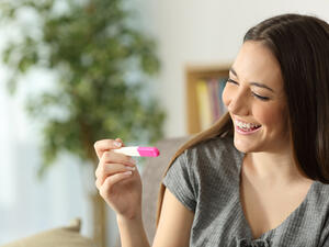 حدوث الحمل بعد انتهاء الدورة مباشرة هو أمر غير معتاد