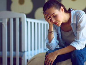 بعض الأعراض تنذر بنقص الحديد، وهي الإرهاق المستمر وشحوب البشرة