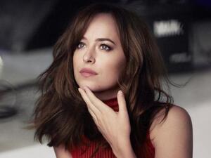 داكوتا جونسون داكوتا جونسون ترد على الجدل حول مشاهدها الجنسية مع جيمي دورنان!
