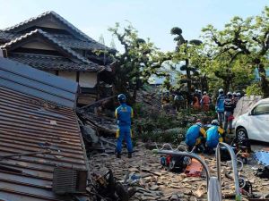 13 قتيلاً ومئات المصابين في ثاني زلزال يضرب جنوب اليابان