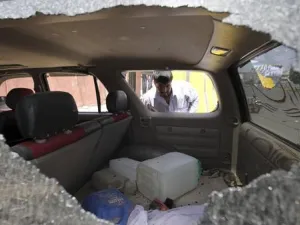 مسلحو الحوثي يقصفون مواقع لـ"المقاومة الشعبية" وسط اليمن