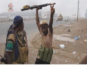 استأنف التحالف العربي الاثنين هجومه على الحديدة بعد انهيار محادثات سلام السبت الماضي