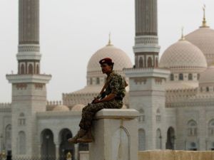 أزمة صامتة بين السعودية وعمان سببها الحوثيون