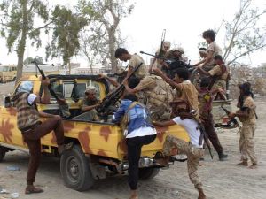 مقاتلات التحالف تكثف غاراتها على محافظتي تعز وحجة اليمنيتين
