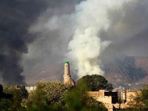 طائرات حربية تقصف مواقع يسيطر عليها تنظيم القاعدة في المكلا اليمنية