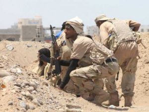 قتلى وجرحى في اشتباكات بين "المقاومة الشعبية" والحوثيين وسط اليمن