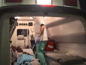 طائرة إسعاف وصلت إلى سقطرى ونقلت المرضى إلى دولة الإمارات لتلقي العلاج 