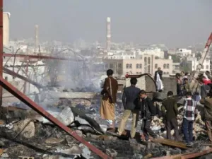  الغارات استهدفت مواقع الحوثيين وقوات صالح ومخازن الأسلحة في جبل “مرحه”