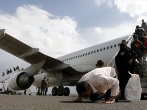 اكثر من 230 يمنياً من العالقين في جمهورية مصر عادو إلى اليمن الثلاثاء