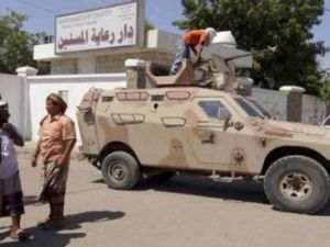 مسلحون هاجموا دار المسنين في عدن وقتلوا 15 شخصا على الاقل