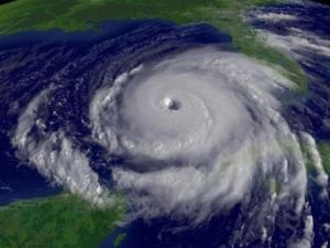 توقعات بهبوب عاصفة استوائية شديدة تضرب اليمن وعمان