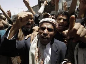 محتجون يمنيون على نظام الرئيس صالح