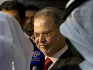 Yemeni Foreign Minister Abdulmalek al-Mikhlafi speaks to the press at the Yemeni embassy in Kuwait City on May 17, 2016. (AFP/Yasser al-Zayyat)