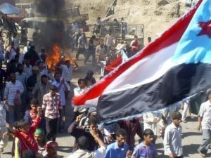 المتظاهرين الذين جابوا شوارع عدن
