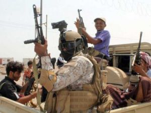 طائرات التحالف تقصف خطأ قوات يمنية موالية للحكومة وتوقع 12 قتيلا