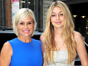 جيجي حديد ووالدتها يولاندا فوستر